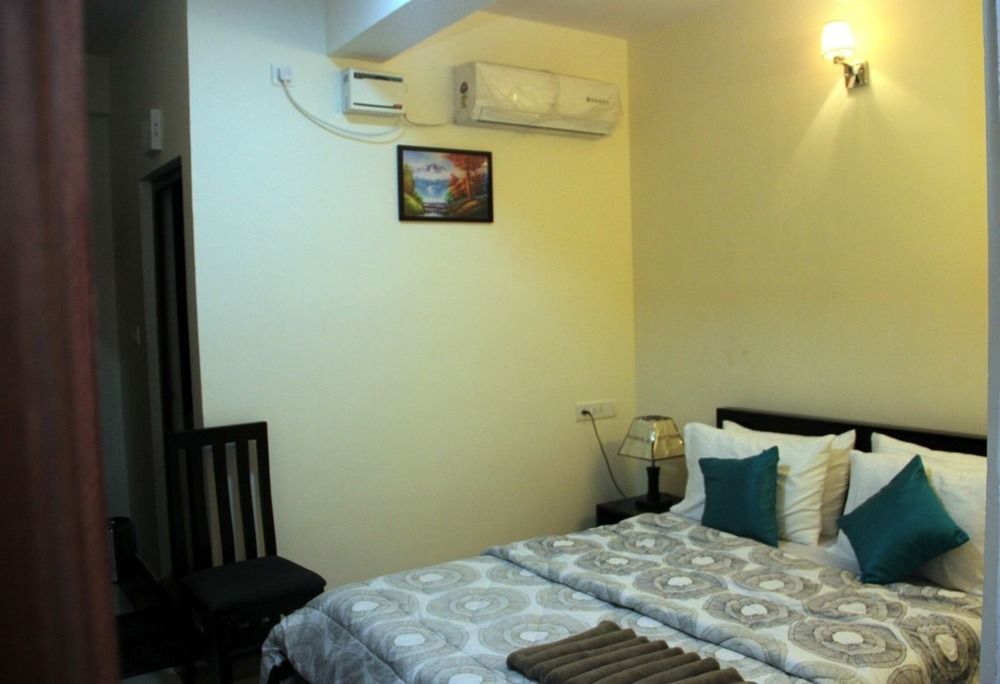 Itsy By Treebo - Palm Emirates Hotel Bangalore Bagian luar foto