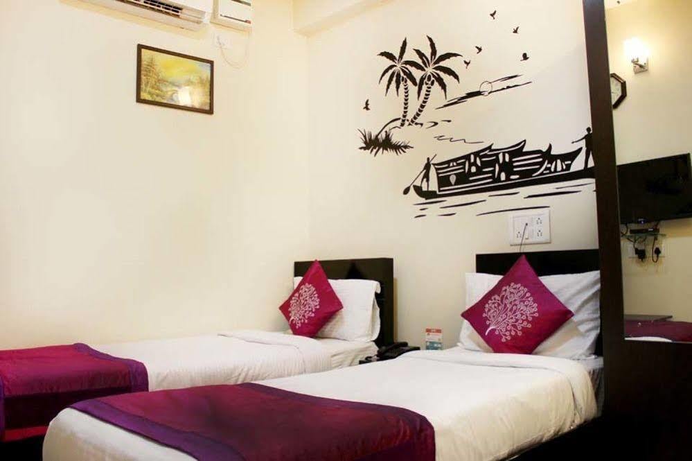 Itsy By Treebo - Palm Emirates Hotel Bangalore Bagian luar foto